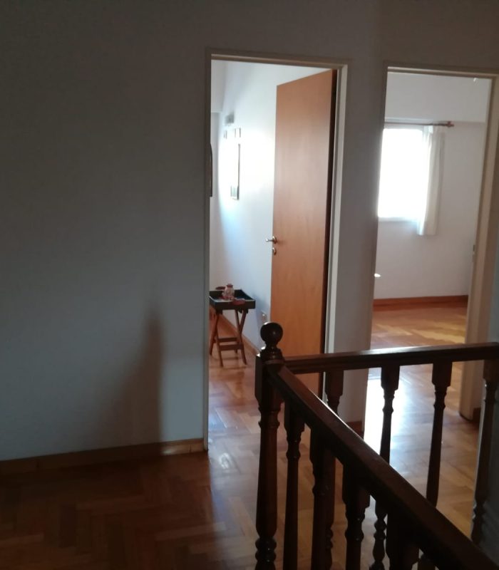 HALL002
